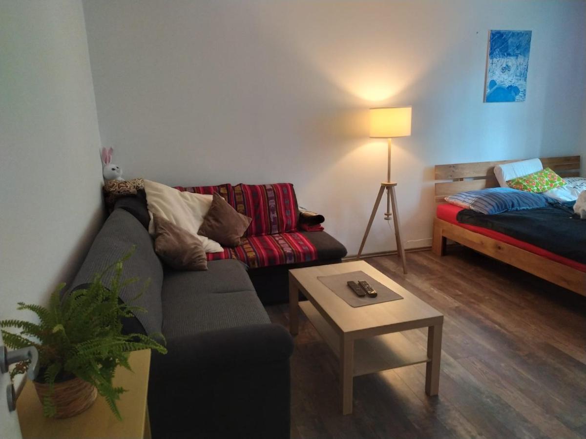 Pisqor Apartment - Self Check-In ブラチスラヴァ エクステリア 写真