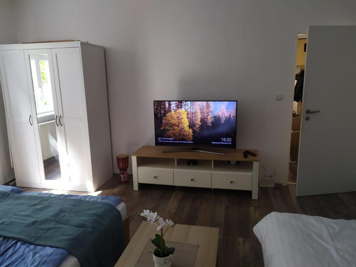 Pisqor Apartment - Self Check-In ブラチスラヴァ エクステリア 写真