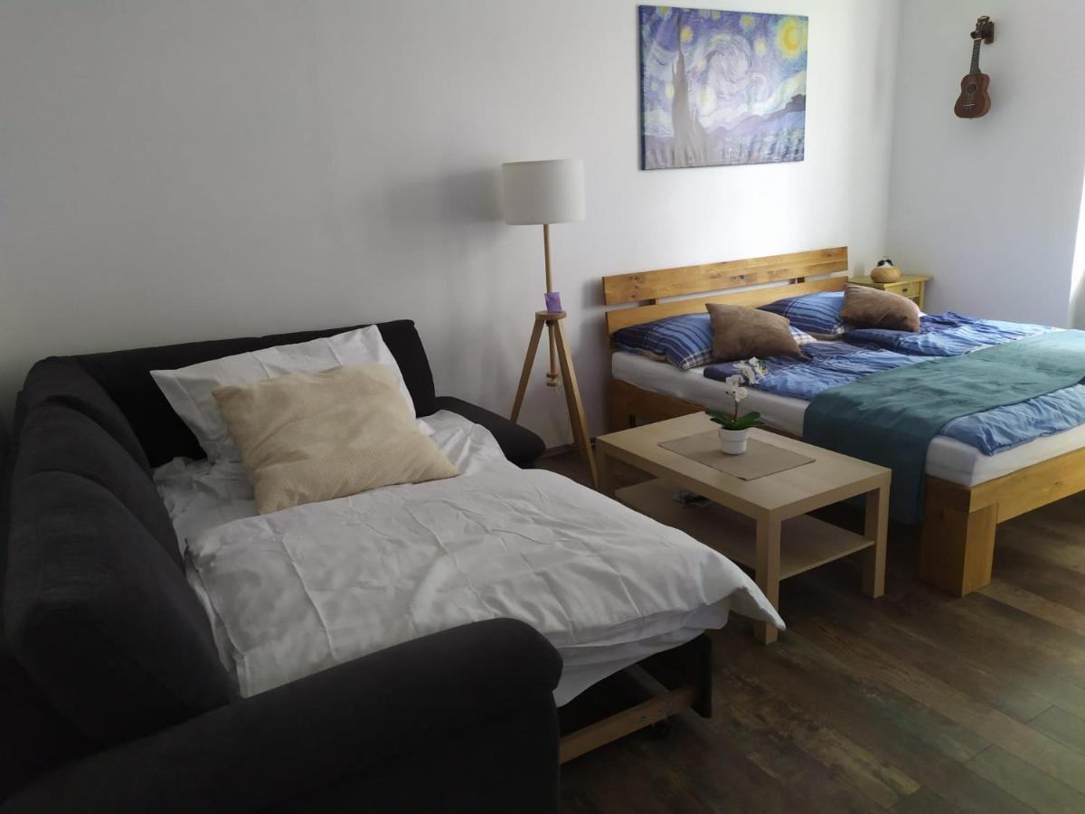 Pisqor Apartment - Self Check-In ブラチスラヴァ エクステリア 写真