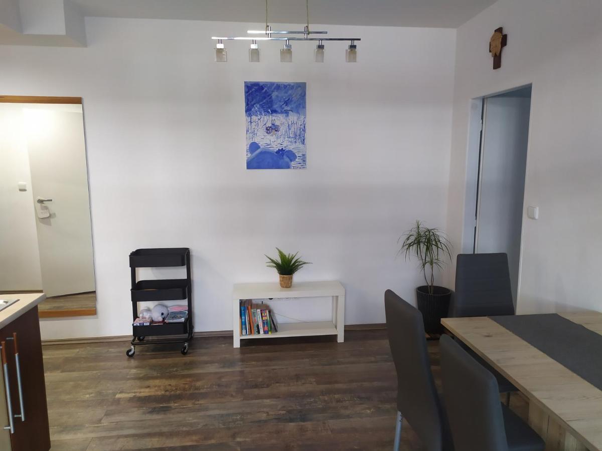 Pisqor Apartment - Self Check-In ブラチスラヴァ エクステリア 写真
